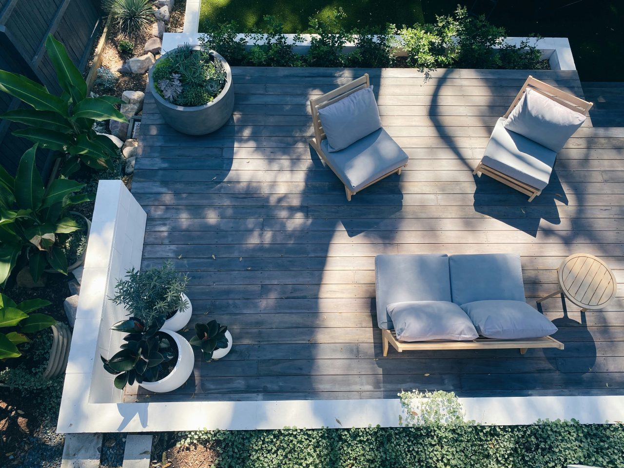L'entretien des espaces verts : astuces pour un jardin épanoui